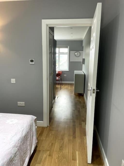 One-bedroom Flat With Plenty Of Parkings *